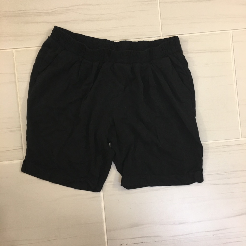 Old Navy comfy Bermuda shorts